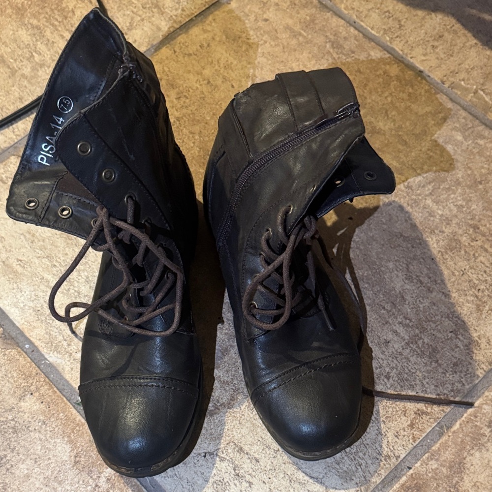 Classic Leather Lace Up Boots for Women